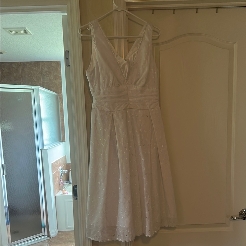 Robbie Bee White Sleeveless V-Neck Wedding Dress